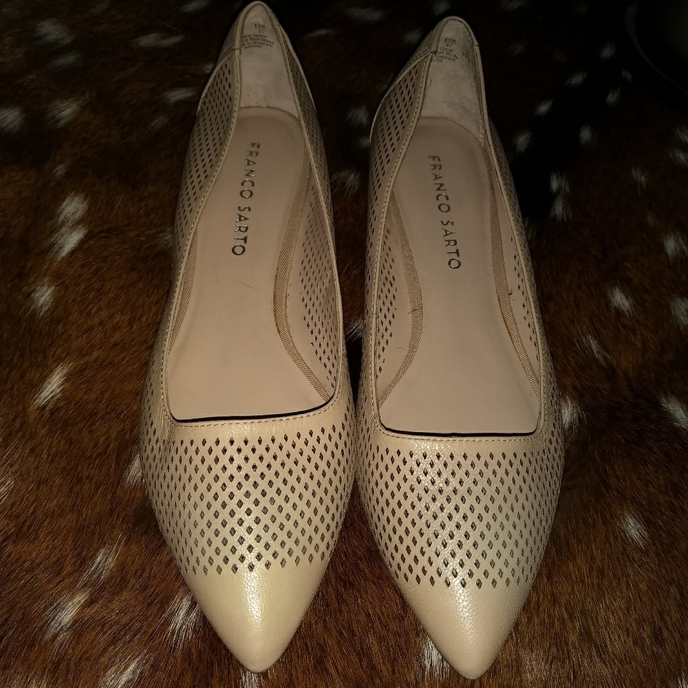 NWOT franco sarto nude flats